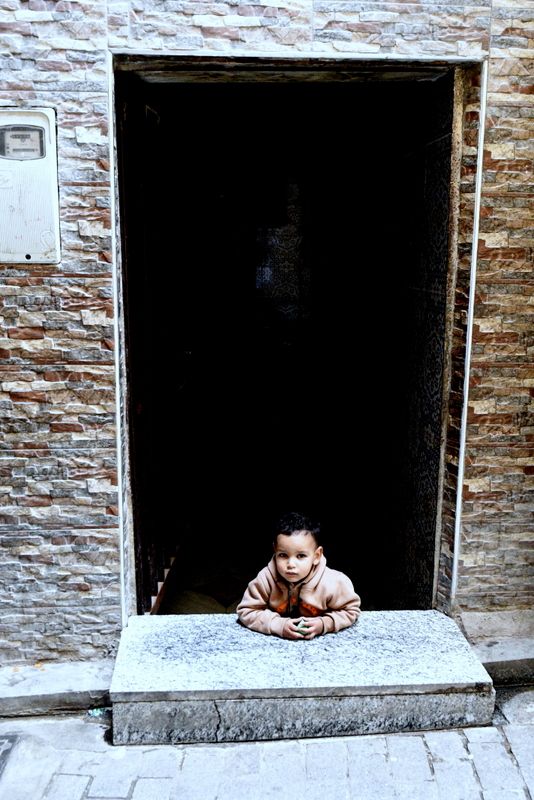 Little boy in Doorway- Fes thumbnail