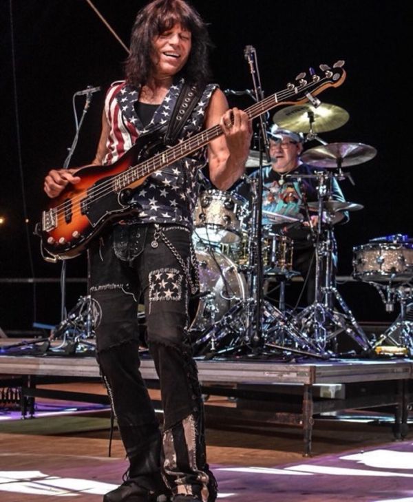 Rudy Sarzo with The Guess Who thumbnail