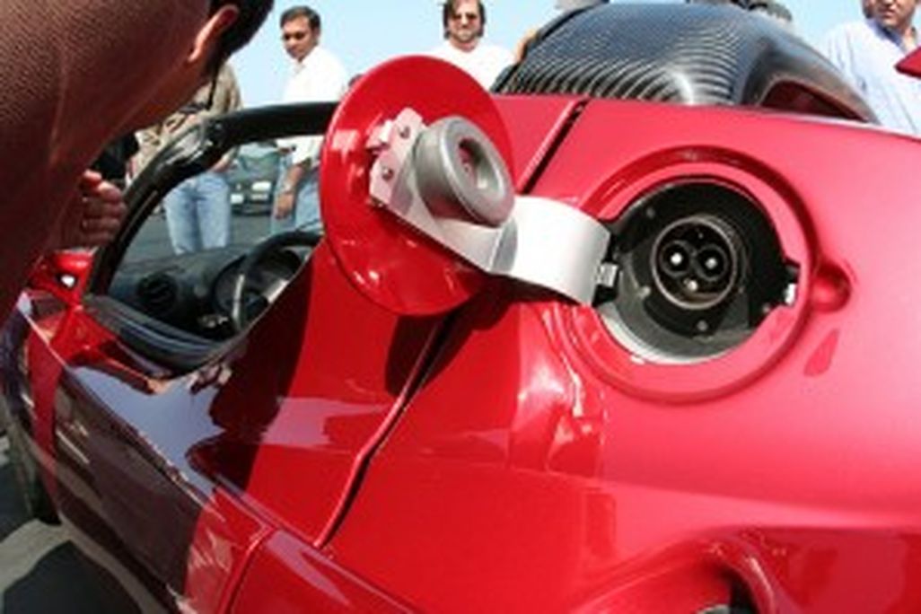 20110520102400tesla-300x199.jpg