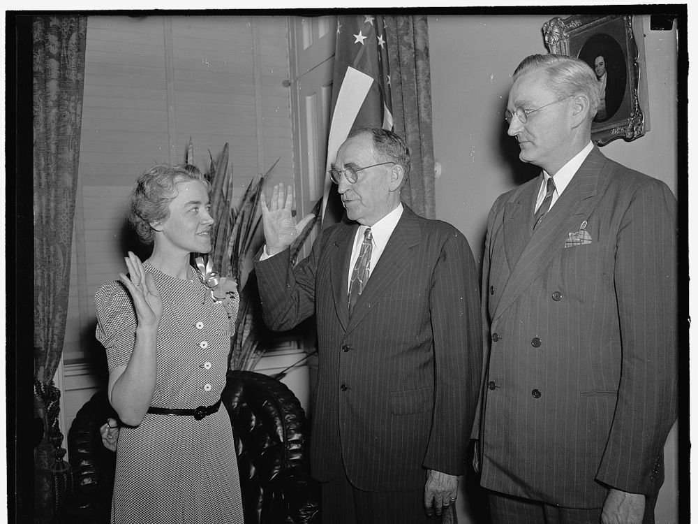 Margaret Chase Smith being sworn in