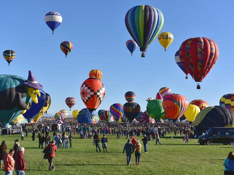 For Albuquerque's Balloon Fiesta, More Than 500 Hot Air Balloons Fill the  Sky