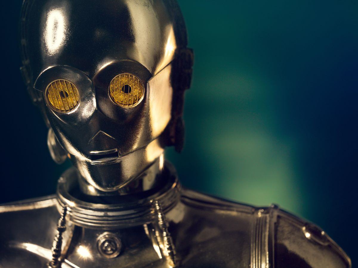 How Anthony Daniels Gives C-3PO an Unlikely Dash of Humanity