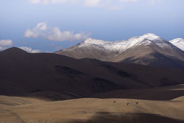 Shades of mountains behind the mighty Tso Moriri thumbnail