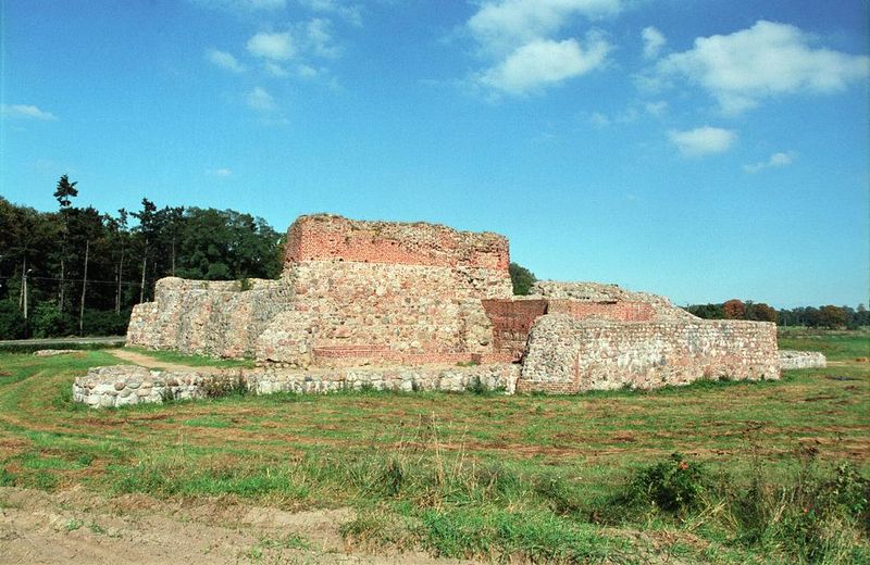 castle ruins to visit