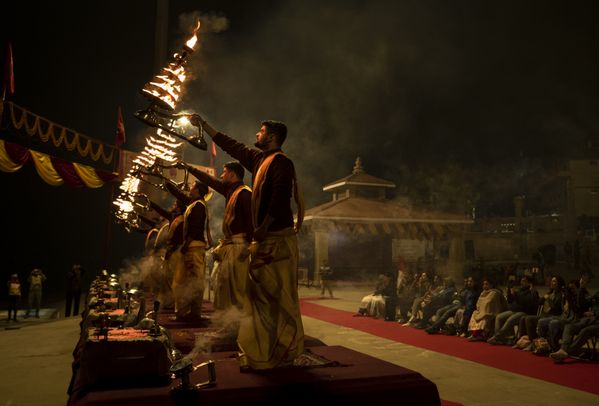 Ganga Aarti Ceremony, Benares, India thumbnail