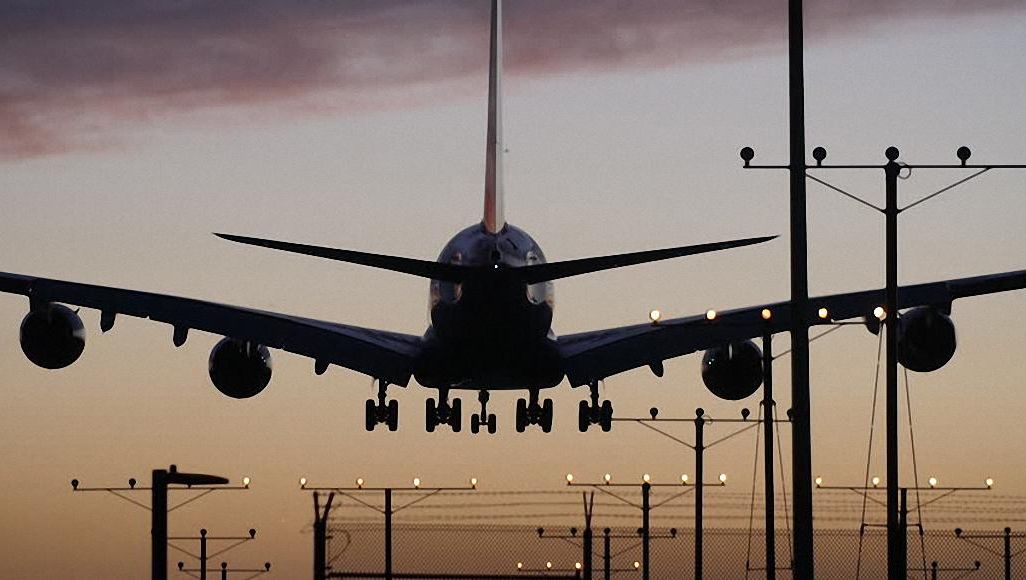 plane landing