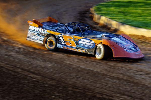 Dirt Track Racing - Motion thumbnail