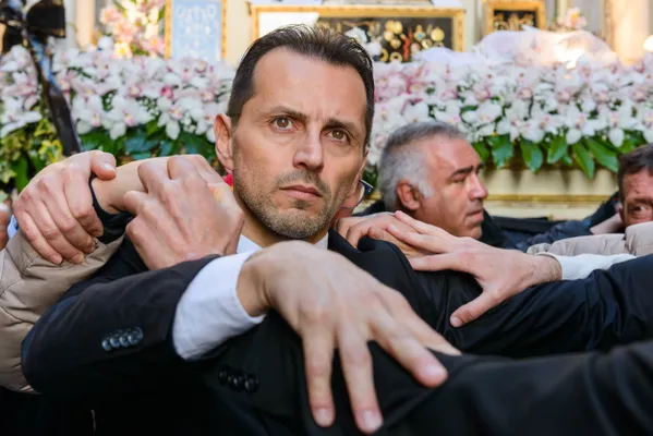 Carriers at "I Misteri" the 24hour Holy Week Procession in Trapani, Sicily thumbnail