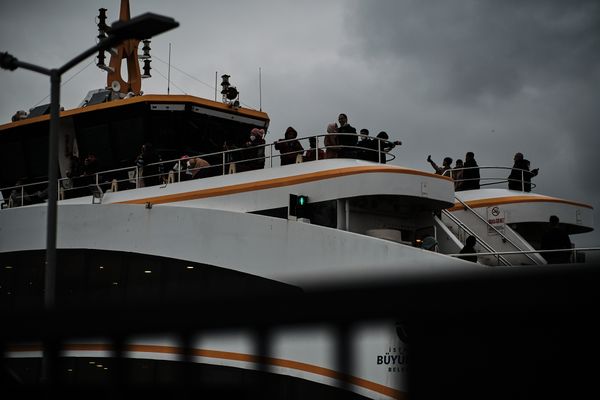 Arrival of the ship thumbnail