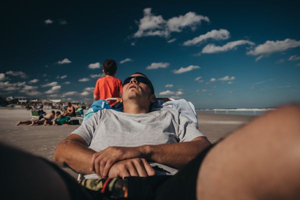 Ocean puts dad to sleep thumbnail