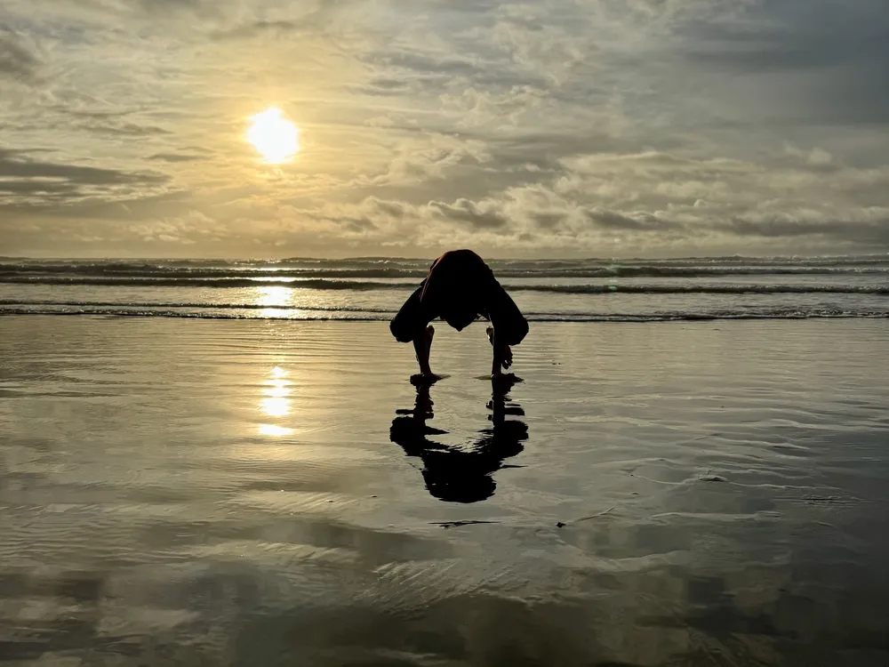 Crow Pose at Morro Bay | Smithsonian Photo Contest | Smithsonian Magazine