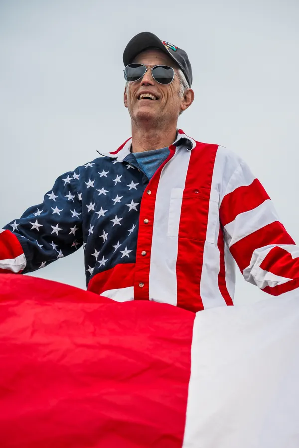 Passionate american thumbnail