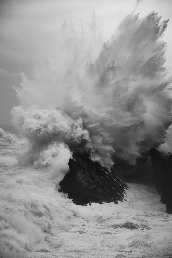 Wave Crashing on the Oregon Coast thumbnail