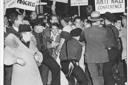 Anti-Nazi protest outside Deutsches Haus, Aug. 1938