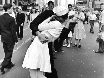 Alfred Eisenstaedt's iconic "V-J Day in Times Square" photo.