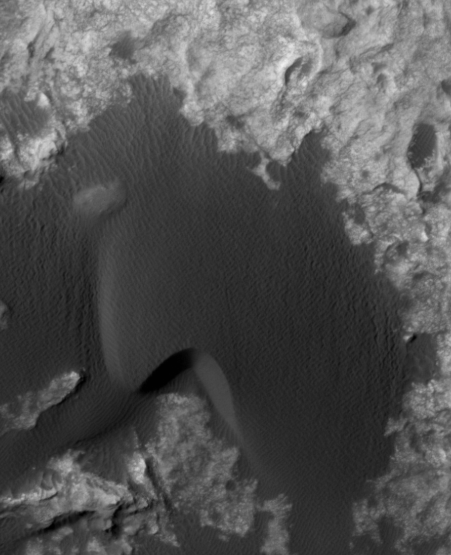Curiosity Set to Explore Martian Sand Dunes