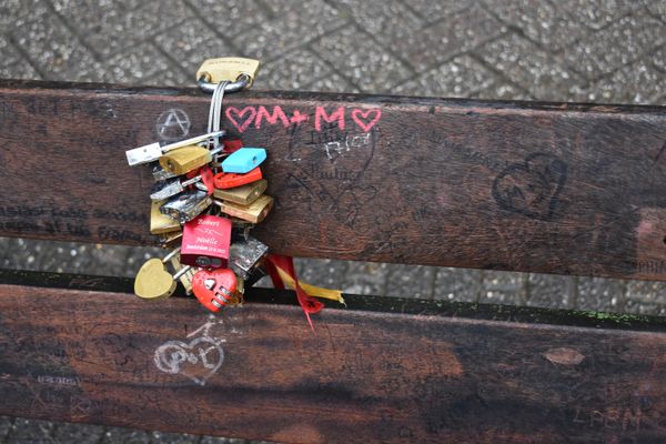 Lockets in Amsterdam thumbnail