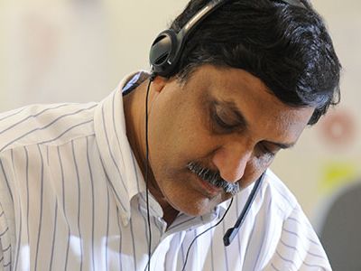 edX founder Anant Agarwal creates a tablet-based lecture.