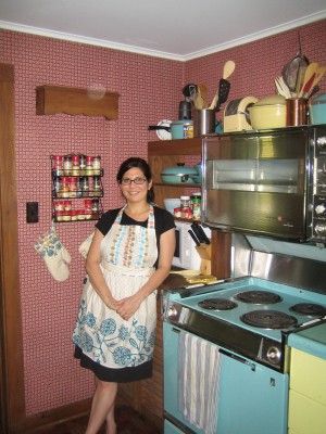 My Favorite Aqua Kitchen Decor - One Happy Housewife