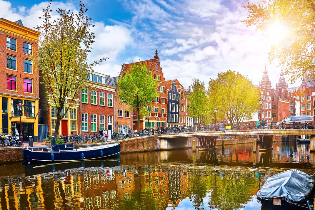Typical canal in Amsterdam. Credit: AMA Waterways