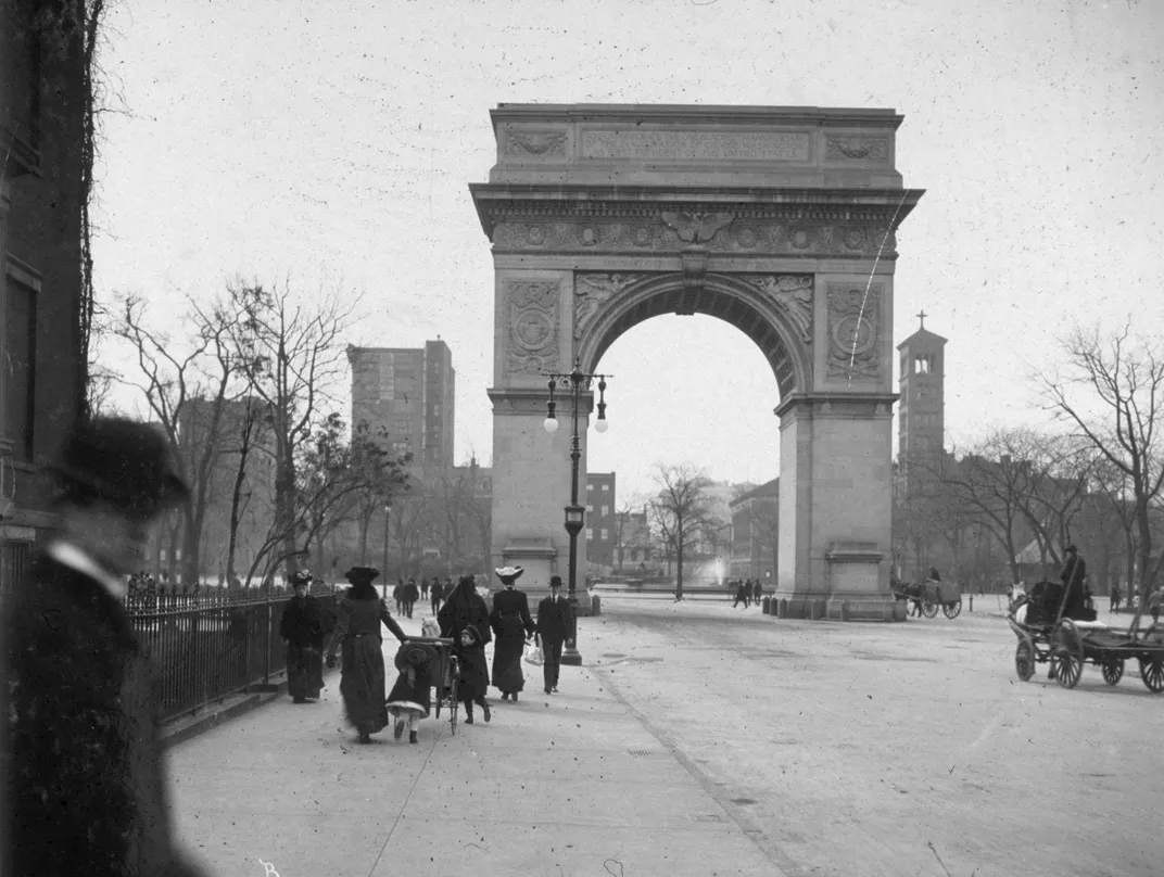 1903 photograph of the Washington Square Arch, designed by architect Stanford White