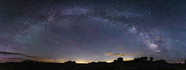 Colors of the night over the tundra of Rocky Mountain National Park thumbnail