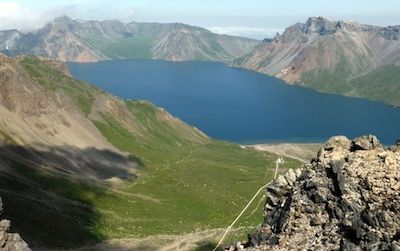 In a rare collaboration, a team of Western scientists recently went to study North Korea’s Mount Paektu, an active volcano with a crater lake.