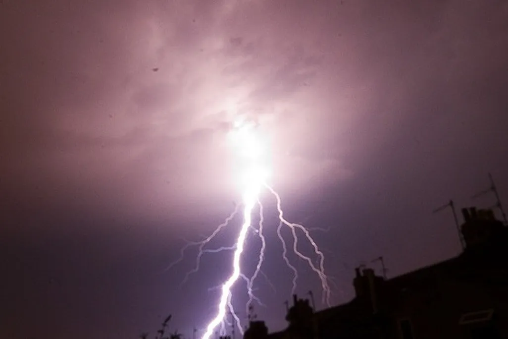 20130509121028lightening.jpg