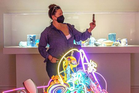 Installation photography of New Glass Now, Renwick Gallery of the Smithsonian American Art Museum, 2021, Courtesy of Smithsonian American Art Museum; Photo by Albert Ting.