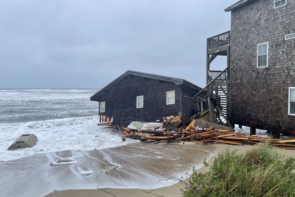 Home collapse at Cape Hatteras National Seashore