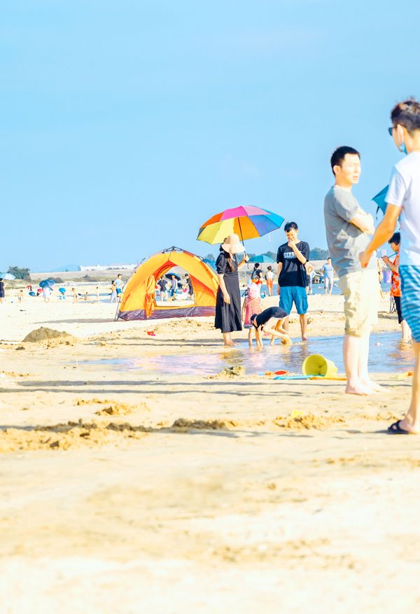 Happytime on the beach thumbnail