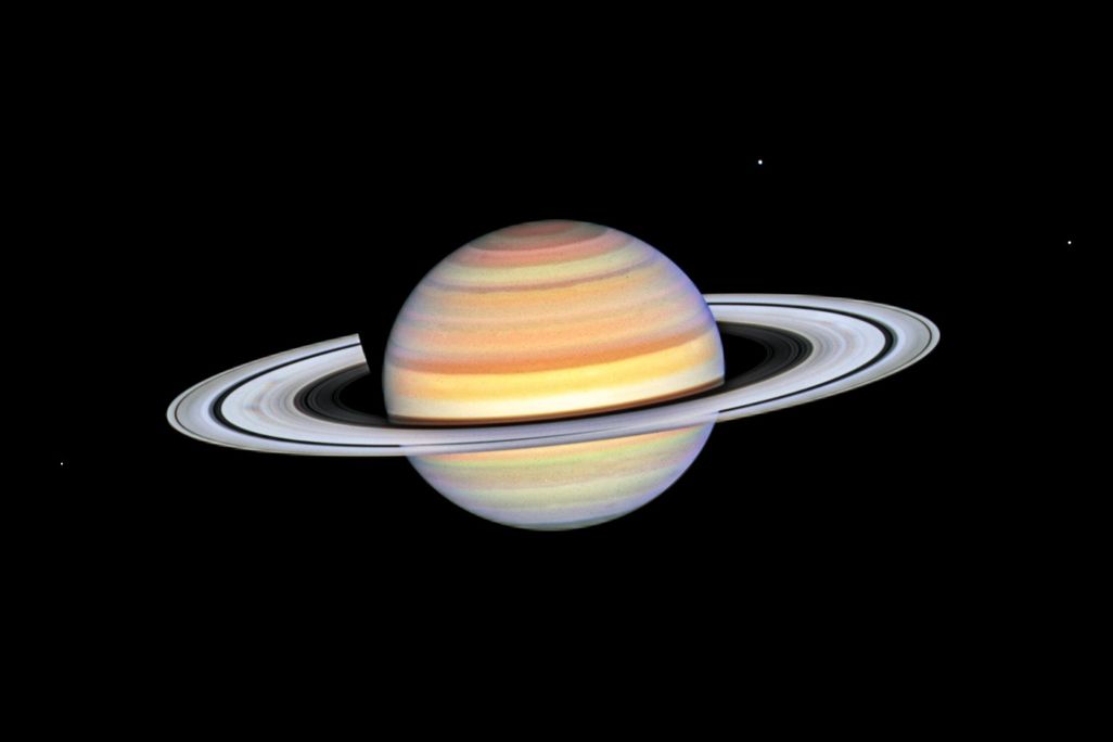 An image of Saturn and its rings
