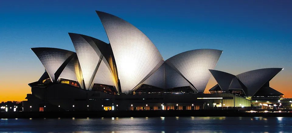  Sydney Opera House at night 