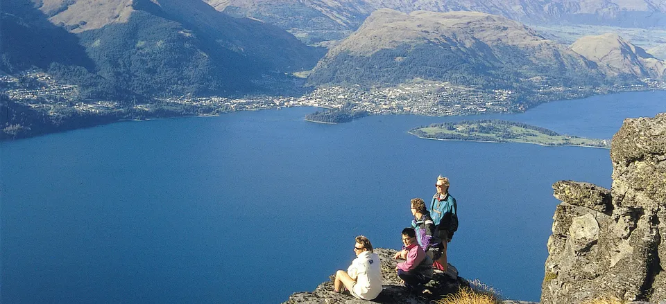 Overlooking Queenstown and Lake Wakatipu. Credit: Tourism New Zealand