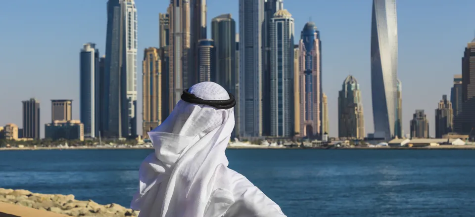 View of the city skyline, Dubai, U.A.E. 