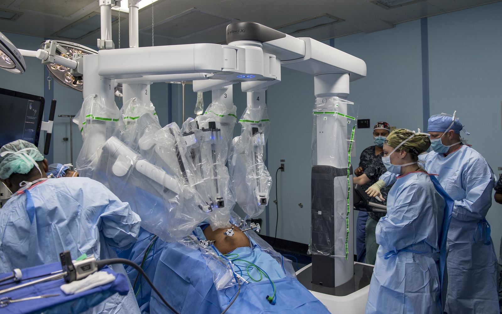 The Past, Present and Future of Robotic Surgery | Smithsonian Magazine