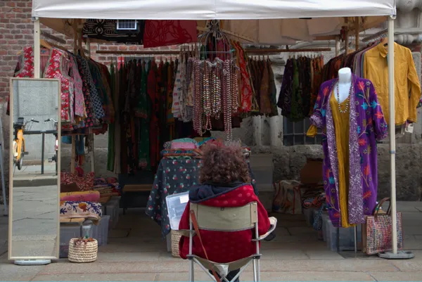 "Labor and pride" hidden in the silence of colors. thumbnail