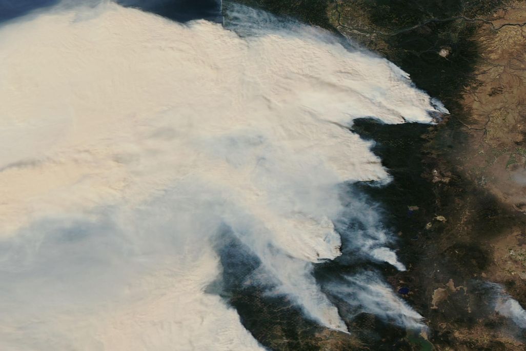 Satellite image shows thick smoke over Oregon and Washington in September