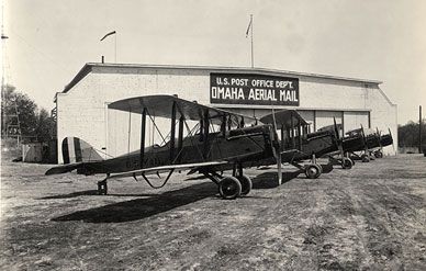 DH-4 mailplanes at Fort Crook airfield, Omaha, Nebraska, in the mid-1920s.