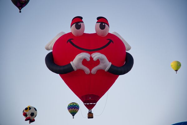 Mass Ascension at the Albuquerque Balloon Fiesta (Special Shapes) thumbnail