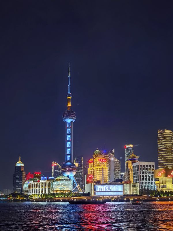 Night view of Oriental Pearl Tower thumbnail