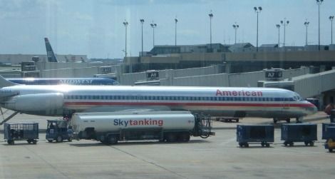 passenger jet refueling