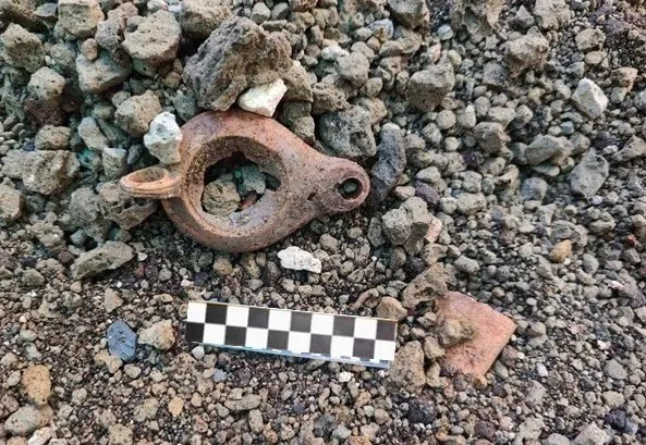 Lamp found in Pompeii
