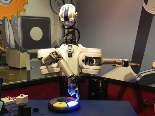 20110520110725Robbie-the-Robot-085.jpg