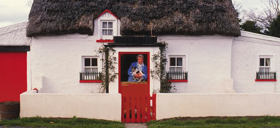  Traditional thatched cottage 