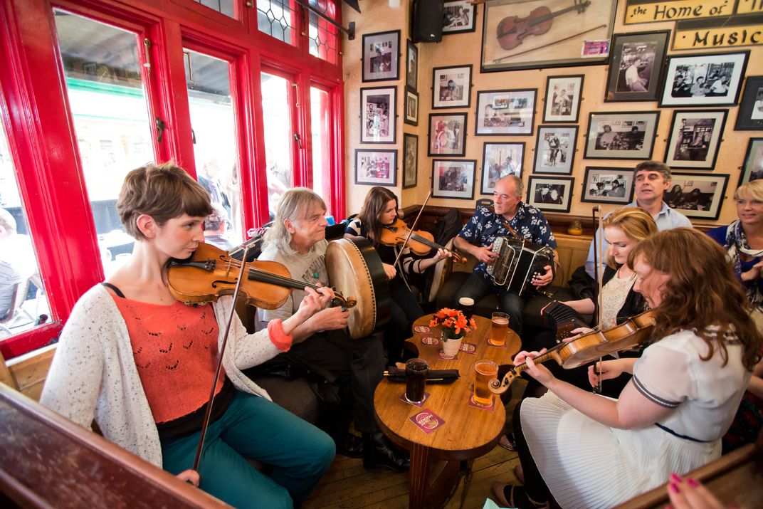 Typical scene of musicians in a pub. Credit: Tourism Ireland