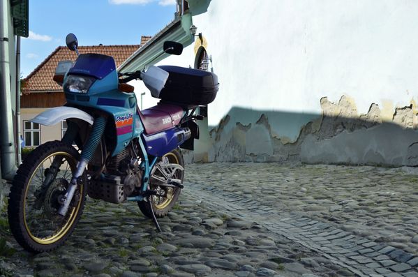 Old Honda in older Sighișoara thumbnail