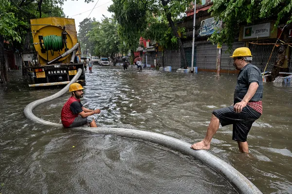 City in rain thumbnail