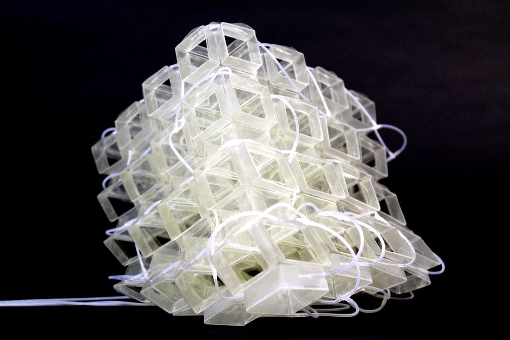 Shapeshifting material