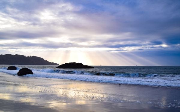 A beautiful sunset on Marshall's Beach in San Francisco thumbnail